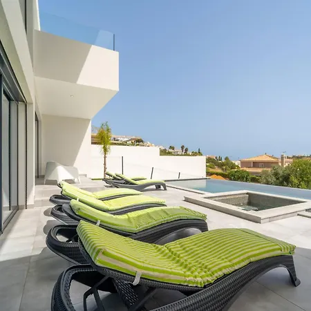 Amendoeiras By Hellovacations البوفيرا