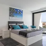 Villa Amendoeiras By Hellovacations