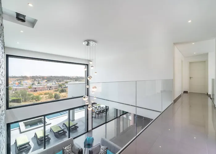 Amendoeiras By Hellovacations