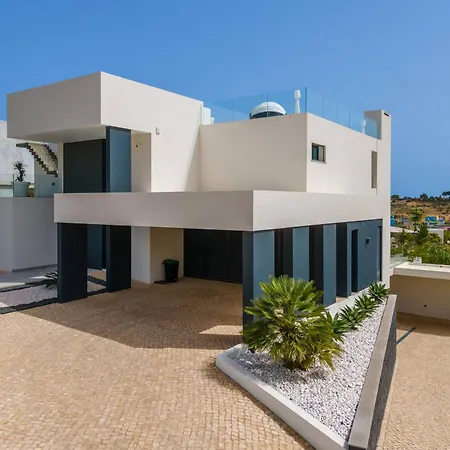 Amendoeiras By Hellovacations Villa