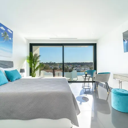 Вілла Amendoeiras By Hellovacations