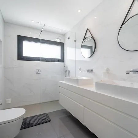 Вілла Amendoeiras By Hellovacations