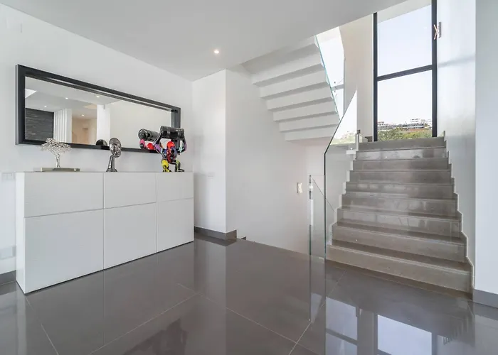 Amendoeiras By Hellovacations Villa