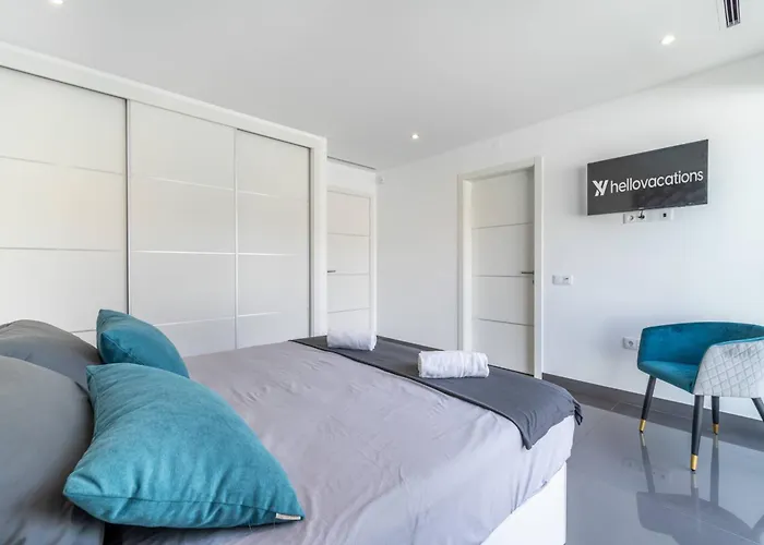 Amendoeiras By Hellovacations Villa