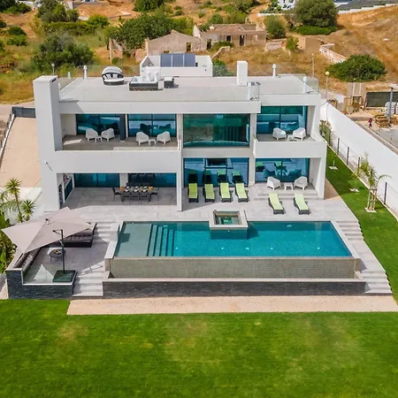 Amendoeiras By Hellovacations البوفيرا