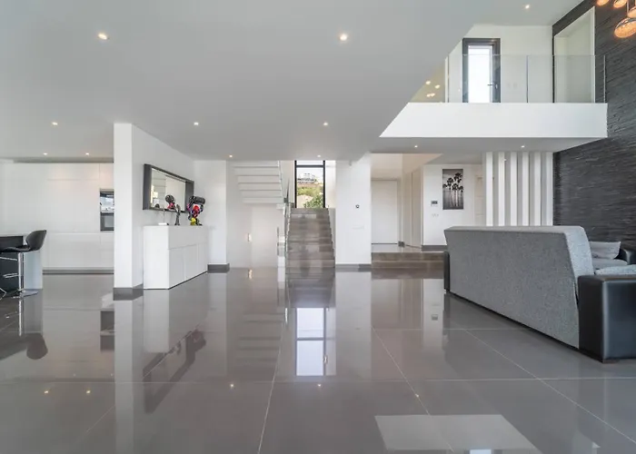 Amendoeiras By Hellovacations