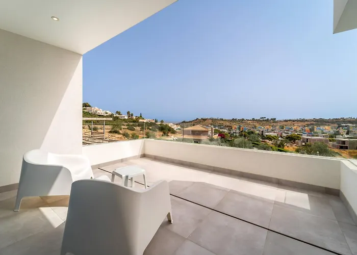 Amendoeiras By Hellovacations