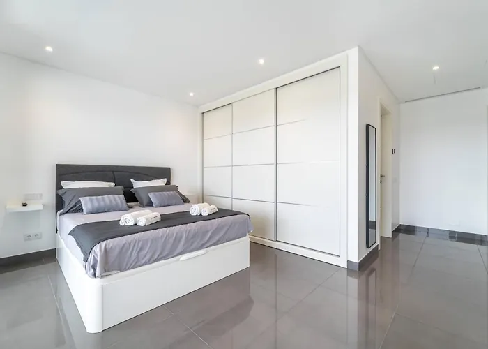 Villa Amendoeiras By Hellovacations *