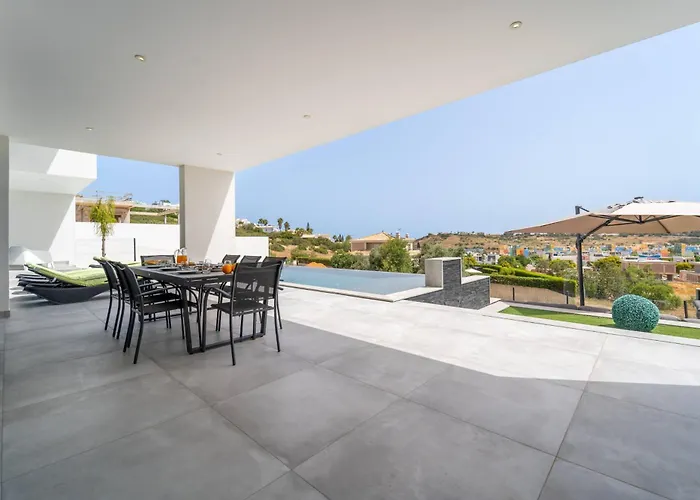 Amendoeiras By Hellovacations Villa