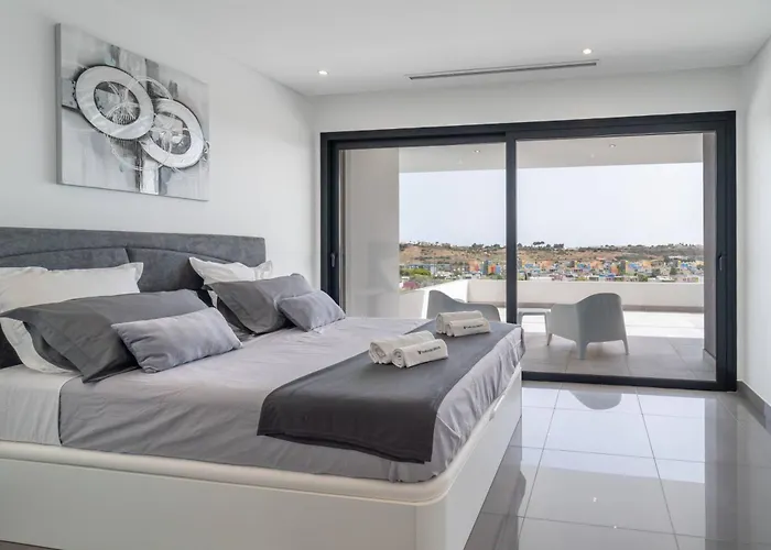 Amendoeiras By Hellovacations Villa