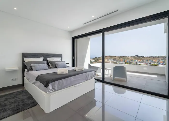 Villa Amendoeiras By Hellovacations *